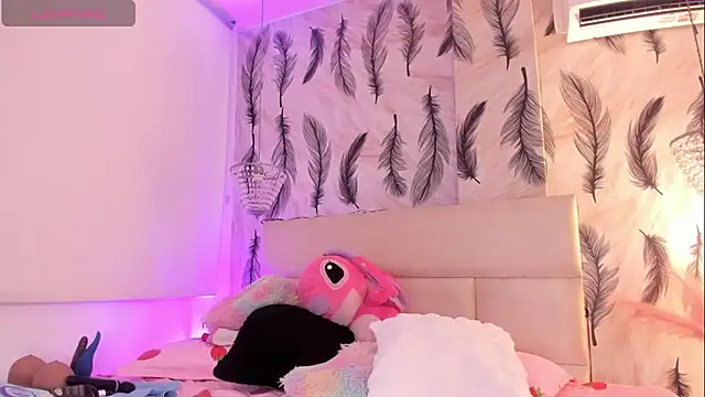 Snapshot of Vivi_prinncess chatting on November 9, 2025, 1:09 am Vivi prinncess online show from November 9, 2025, 1:09 am