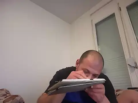 Flakka95 online show from April 17, 2026, 9:50 pm