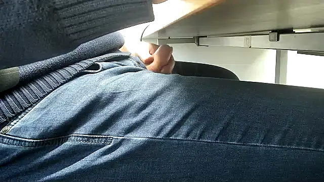 Snapshot of 69bezfleku chatting on December 5, 2025, 2:04 pm 69bezfleku online show from December 5, 2025, 2:04 pm