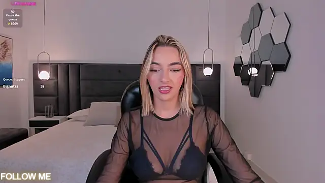 Snapshot of MelissaMoore_ chatting on May 27, 2026, 9:38 am MelissaMoore online show from May 27, 2026, 9:38 am