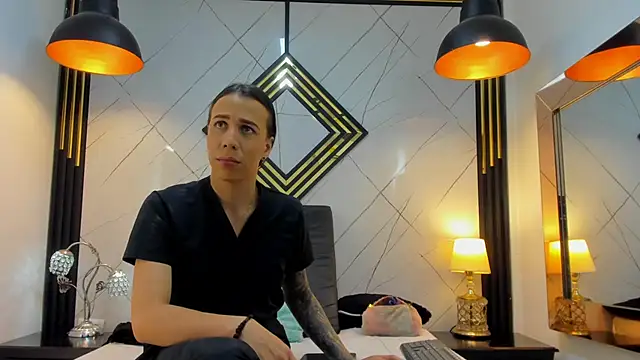 Leisygirl online show from February 5, 2026, 3:02 am