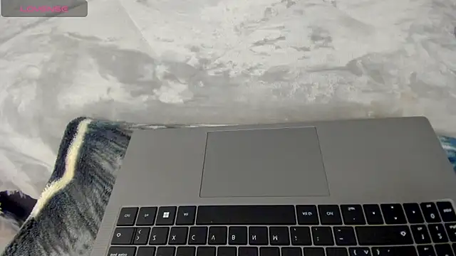 Dephne   online show from December 4, 2025, 2:10 am