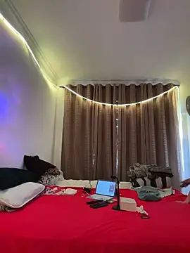 Patriciamoura69 online show from April 18, 2026, 6:32 pm