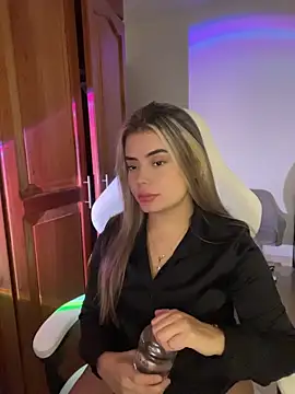 Snapshot of Miss_valeriaa chatting on June 13, 2026, 10:19 pm Miss valeriaa online show from June 13, 2026, 10:19 pm