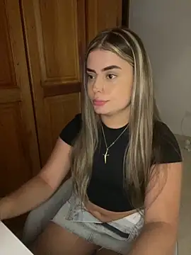 Snapshot of Miss_valeriaa chatting on November 26, 2025, 10:43 pm Miss valeriaa online show from November 26, 2025, 10:43 pm