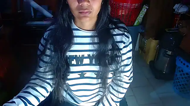 katrina26 online show from December 7, 2024, 1:24 pm