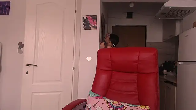 simyhvn online show from April 17, 2026, 6:38 am