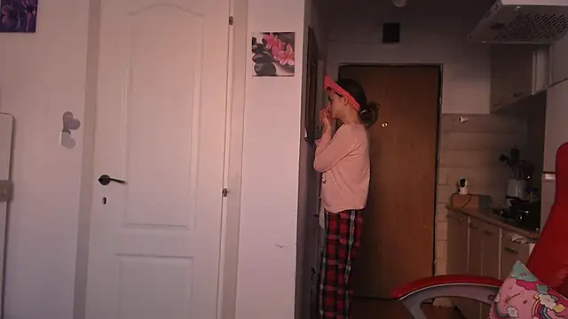 simyhvn online show from March 7, 2026, 5:36 am