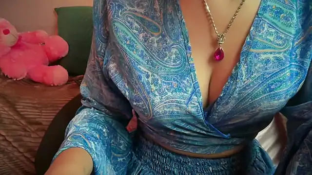 Snapshot of Queen_Angelena chatting on May 3, 2026, 5:23 am Queen Angelena online show from May 3, 2026, 5:23 am