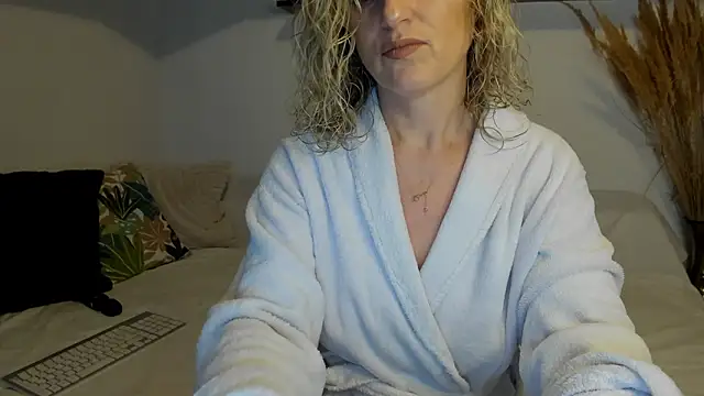 Jadore able online show from February 7, 2026, 2:52 am