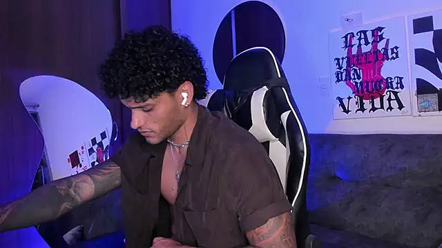 Alessandro Vanni online show from March 3, 2026, 2:18 am