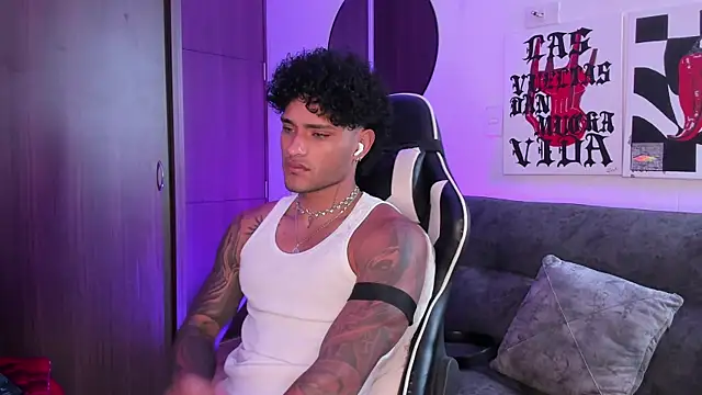 Alessandro Vanni online show from April 14, 2026, 2:11 pm