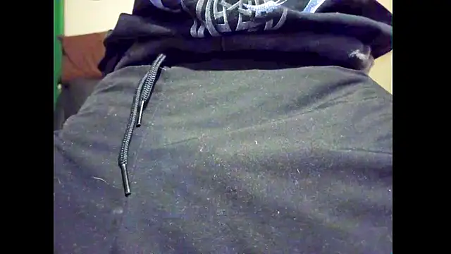 hairyuncut00 online show from March 12, 2026, 9:41 pm