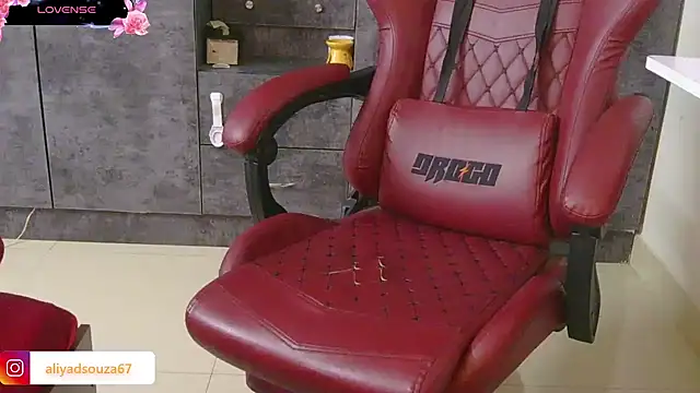 Snapshot of aliyadsouza chatting on March 22, 2025, 6:03 pm aliyadsouza online show from March 22, 2025, 6:03 pm