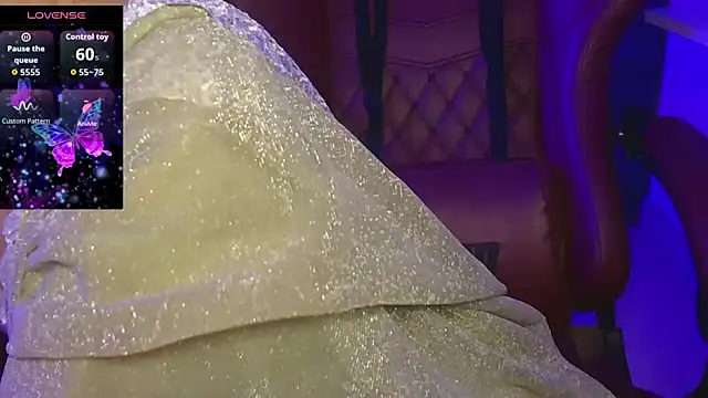 Snapshot of aliyadsouza chatting on October 8, 2025, 12:01 am aliyadsouza online show from October 8, 2025, 12:01 am