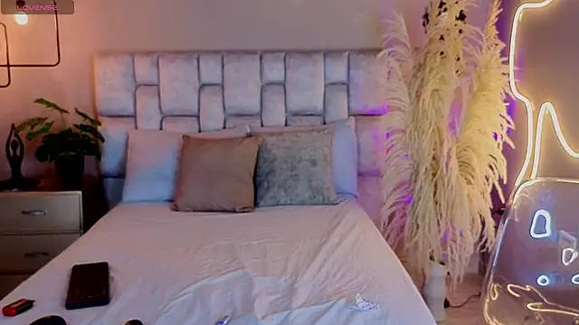 Snapshot of pamela_reyes_ chatting on September 18, 2025, 6:33 pm pamela reyes online show from September 18, 2025, 6:33 pm