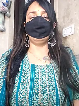 cute-tanvi online show from April 14, 2026, 1:16 pm