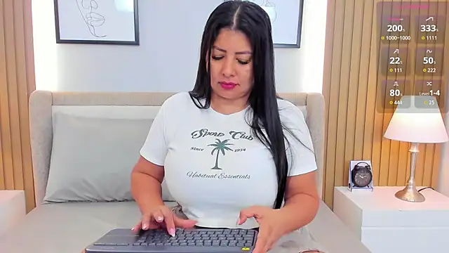 Snapshot of natural_bigboobs chatting on November 27, 2025, 11:32 am natural bigboobs online show from November 27, 2025, 11:32 am