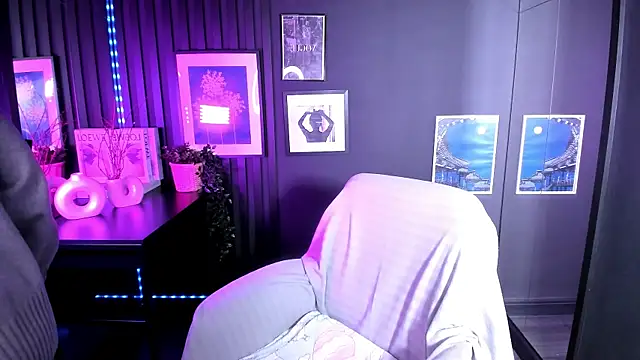 CarmenSoft online show from March 11, 2026, 8:36 pm