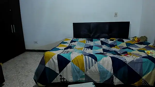 ares sexxx online show from March 26, 2026, 5:39 am