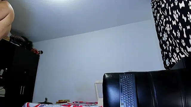 ares sexxx online show from December 4, 2025, 1:32 pm