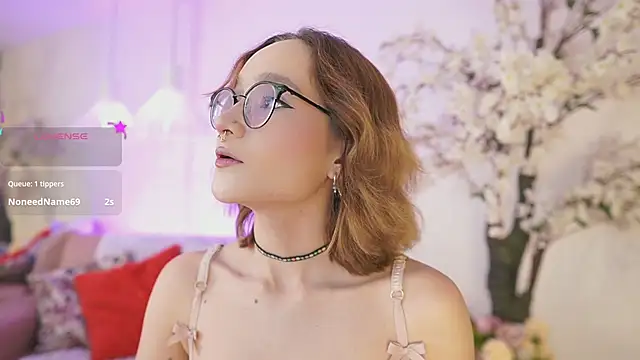 DalahiaRush online show from December 4, 2025, 7:02 pm