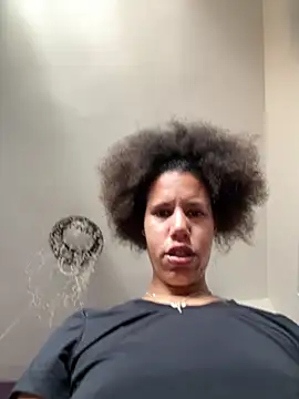 Snapshot of AaliyahHarris chatting on June 5, 2026, 8:09 am AaliyahHarris online show from June 5, 2026, 8:09 am