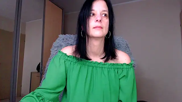  Sweetlonglips  online show from December 19, 2024, 8:56 am