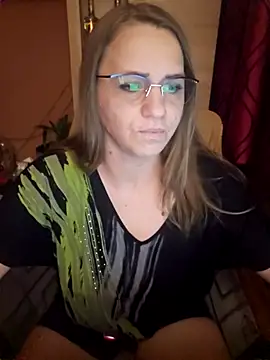 Snapshot of Blonikicia chatting on December 1, 2025, 5:19 am Blonikicia online show from December 1, 2025, 5:19 am