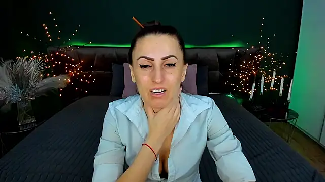 Rebecca Diamond online show from February 26, 2026, 6:46 am