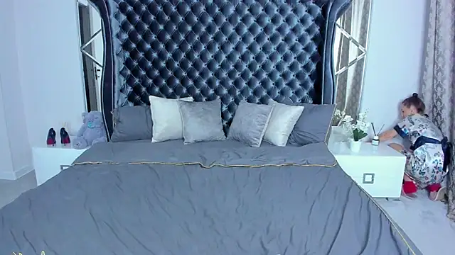 Snapshot of Rebecca_Diamond chatting on November 23, 2025, 6:01 am Rebecca Diamond online show from November 23, 2025, 6:01 am