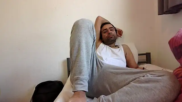 Azad64 online show from April 19, 2026, 3:02 pm