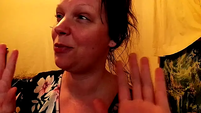 Snapshot of GamerGirlRoxyAndLee chatting on September 12, 2025, 4:12 am GamerGirlRoxyAndLee online show from September 12, 2025, 4:12 am