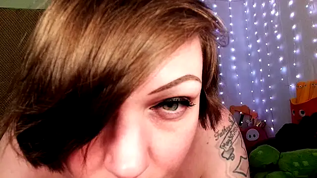 Snapshot of GamerGirlRoxyAndLee chatting on March 2, 2025, 4:07 am GamerGirlRoxyAndLee online show from March 2, 2025, 4:07 am