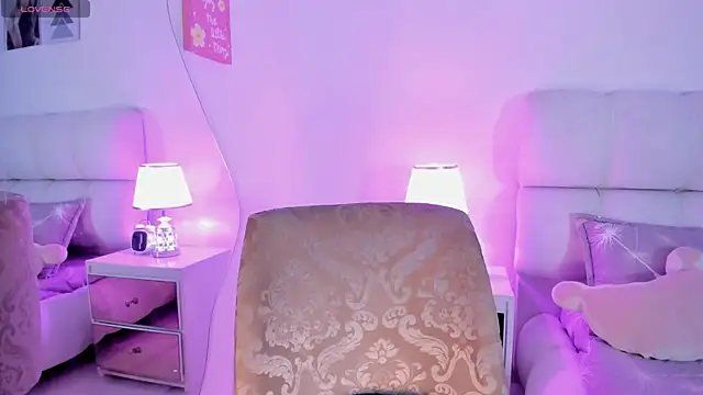 zoemina xd online show from April 18, 2026, 3:03 pm