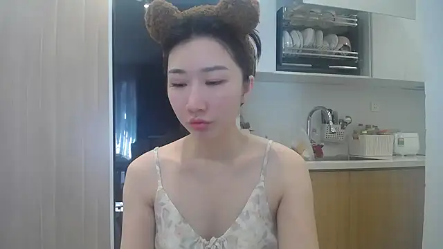 Asiagirll online show from May 25, 2026, 1:49 am