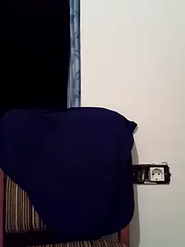 Snapshot of Rolandxxxr chatting on January 7, 2025, 6:35 pm Rolandxxxr online show from January 7, 2025, 6:35 pm