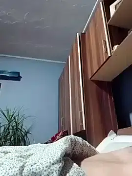 Snapshot of Rolandxxxr chatting on February 24, 2025, 11:19 pm Rolandxxxr online show from February 24, 2025, 11:19 pm