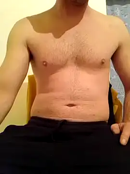 Snapshot of Rolandxxxr chatting on February 24, 2025, 5:09 pm Rolandxxxr online show from February 24, 2025, 5:09 pm