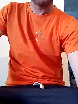 Snapshot of Rolandxxxr chatting on January 26, 2025, 1:15 pm Rolandxxxr online show from January 26, 2025, 1:15 pm