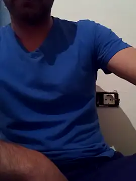 Snapshot of Rolandxxxr chatting on December 14, 2024, 6:20 pm Rolandxxxr online show from December 14, 2024, 6:20 pm