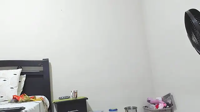 Snapshot of mara2020_69 chatting on January 8, 2026, 12:44 pm mara2020 69 online show from January 8, 2026, 12:44 pm