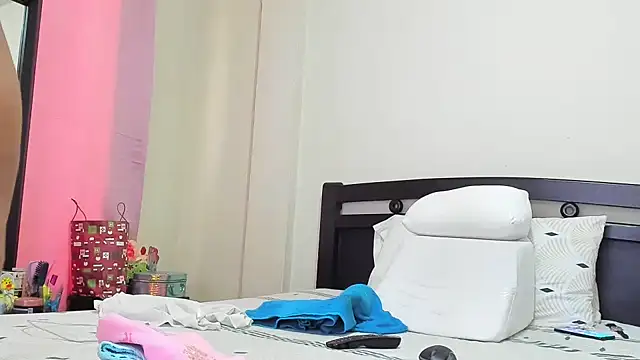Snapshot of mara2020_69 chatting on July 6, 2026, 4:09 pm mara2020 69 online show from July 6, 2026, 4:09 pm