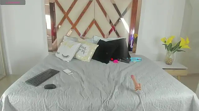 elena mature online show from March 4, 2026, 7:43 pm