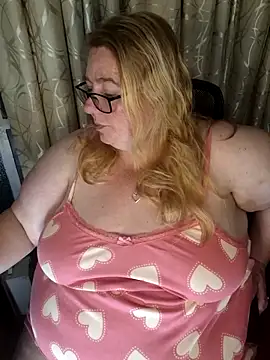 Snapshot of Iceprincess2bad4u chatting on January 17, 2026, 6:22 pm Iceprincess2bad4u online show from January 17, 2026, 6:22 pm