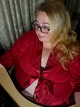 Snapshot of Iceprincess2bad4u chatting on January 13, 2026, 6:12 pm Iceprincess2bad4u online show from January 13, 2026, 6:12 pm