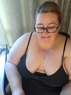 Snapshot of Iceprincess2bad4u chatting on February 7, 2026, 6:21 am Iceprincess2bad4u online show from February 7, 2026, 6:21 am