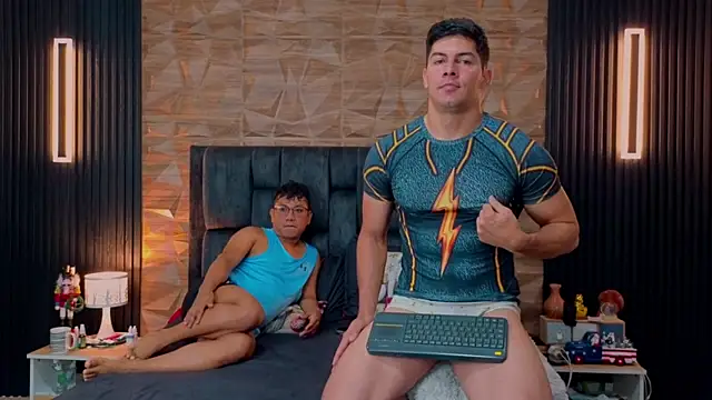 Snapshot of FelipeAndMarcello3 chatting on November 19, 2025, 3:12 pm FelipeAndMarcello3 online show from November 19, 2025, 3:12 pm