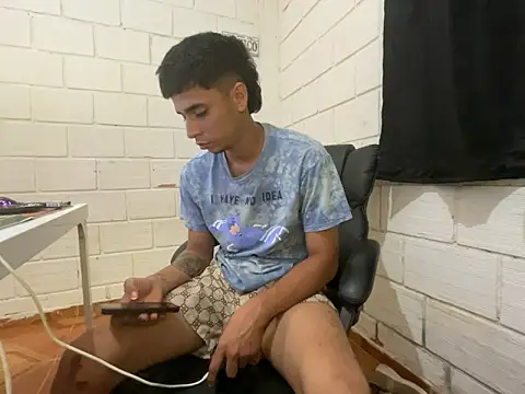 Max TheHorseDick online show from May 17, 2026, 11:49 pm