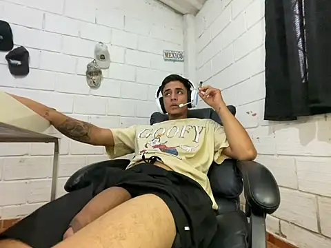 Max TheHorseDick online show from June 1, 2026, 4:28 pm